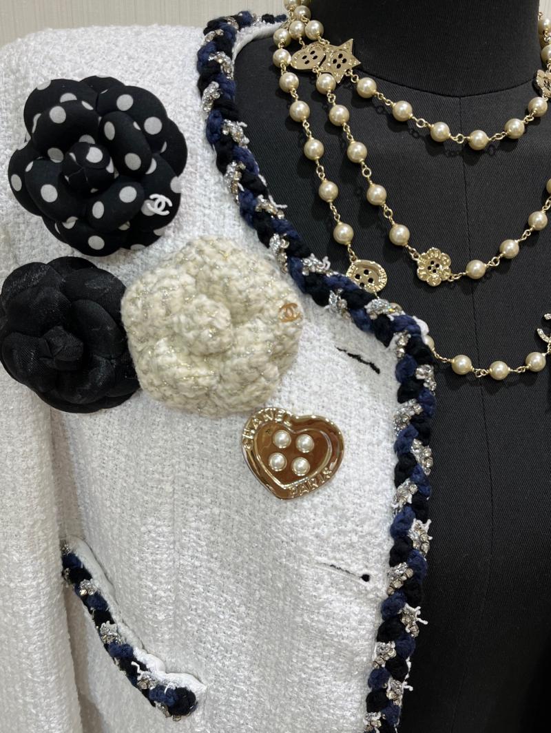 Chanel Brooch YCB111203