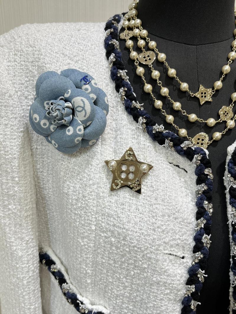 Chanel Brooch YCB111204
