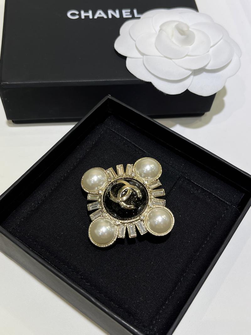 Chanel Brooch YCB111205