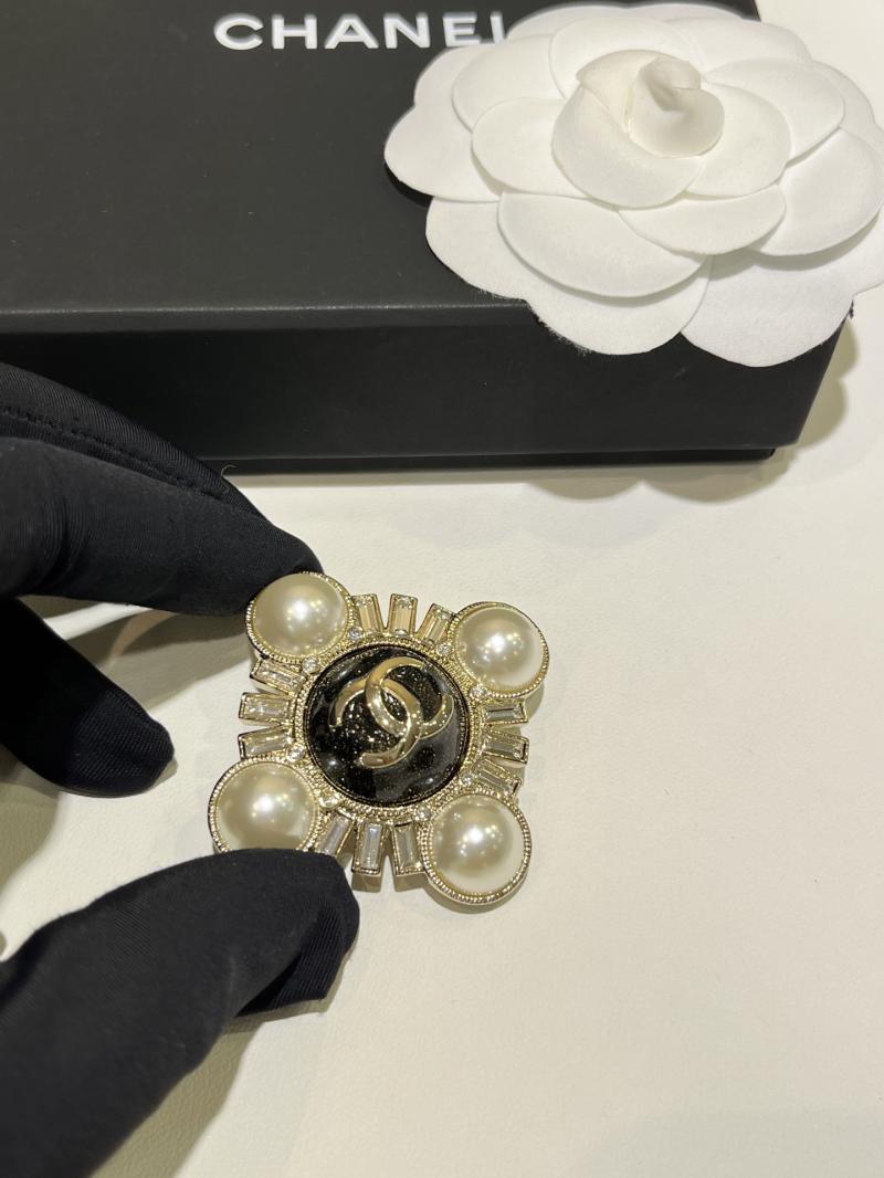 Chanel Brooch YCB111205