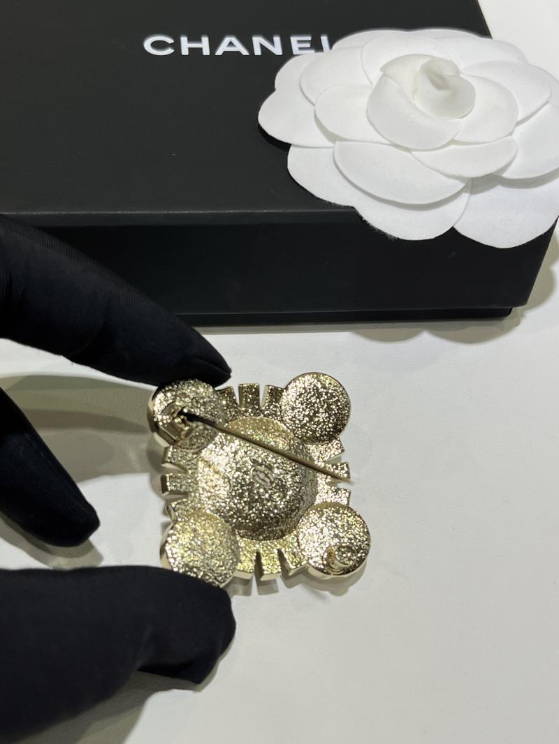 Chanel Brooch YCB111205