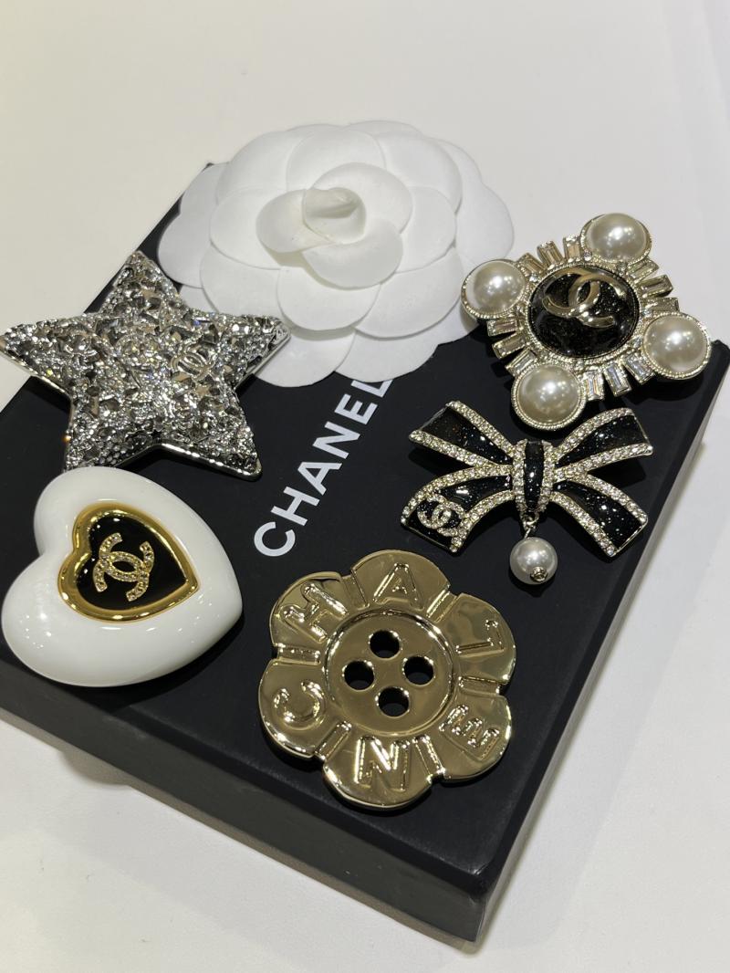 Chanel Brooch YCB111205