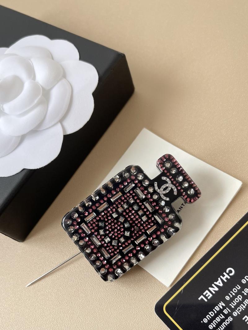 Chanel Brooch YCB111402