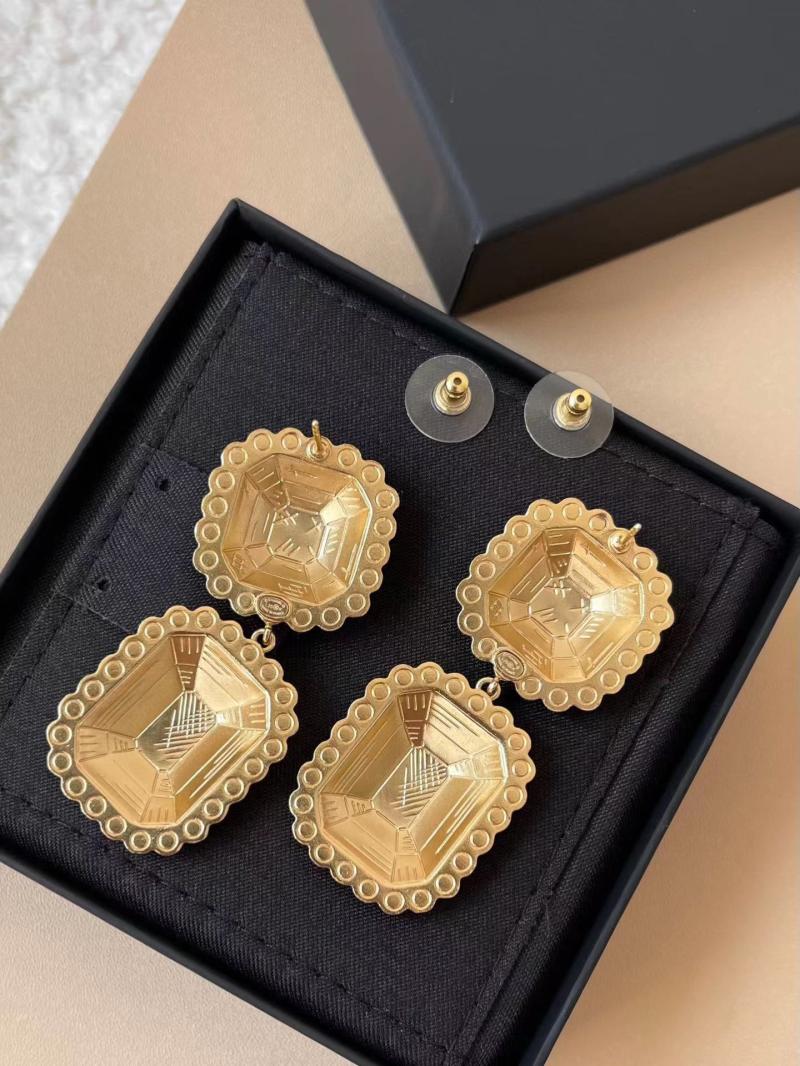 Chanel Earrings YCE102902