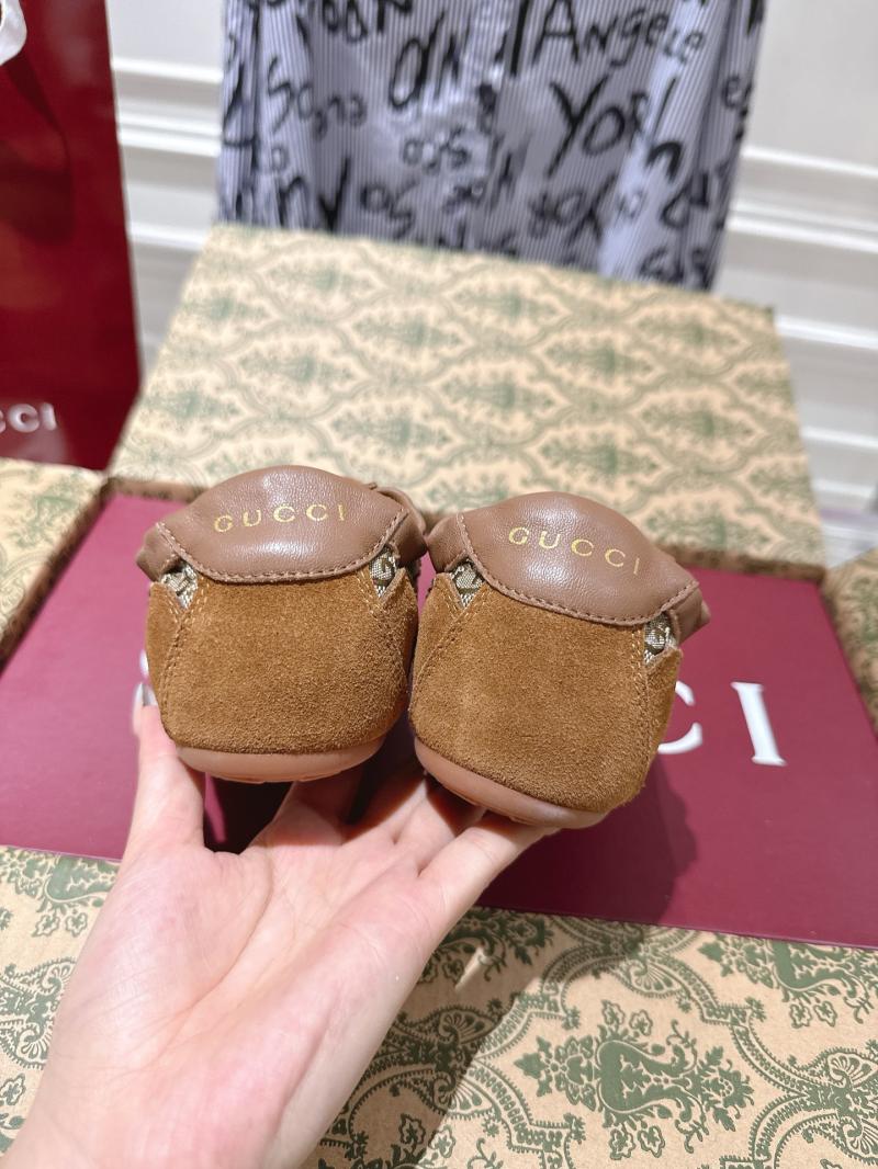 Gucci Sneakers DGS112001