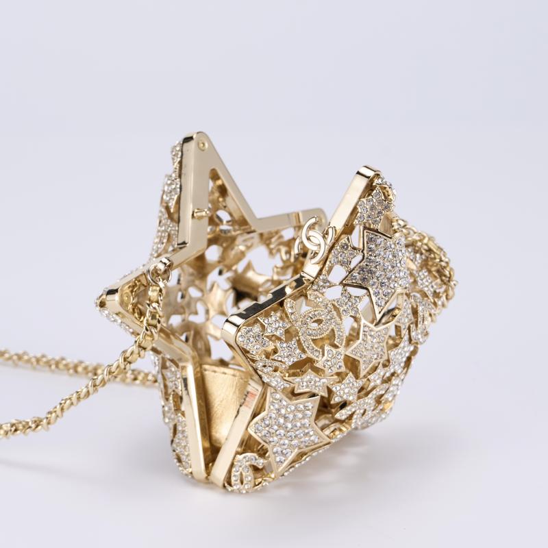 Chanel Star minaudiere Gold AS5658