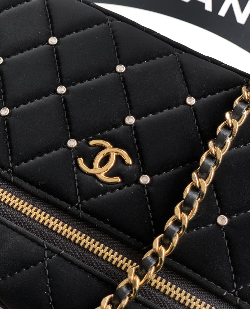 Chanel Velvet Vanity with Chain Black AP4860