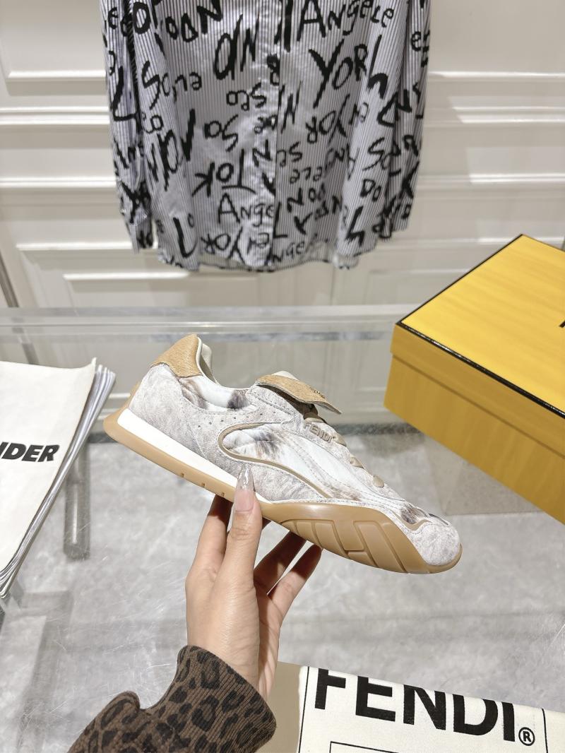 Fendi Unisex Sneakers DFS11103