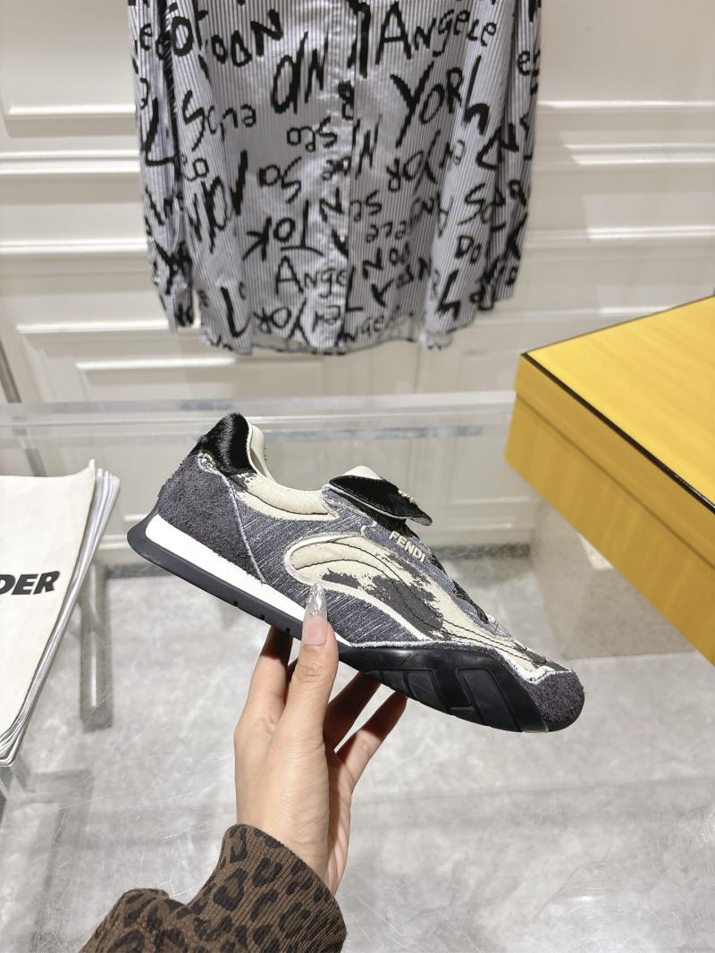 Fendi Unisex Sneakers DFS11106