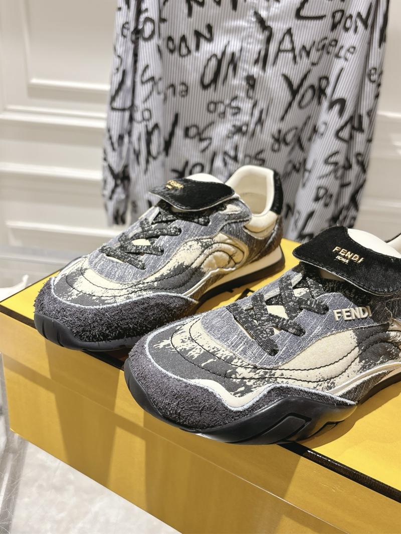 Fendi Unisex Sneakers DFS11106