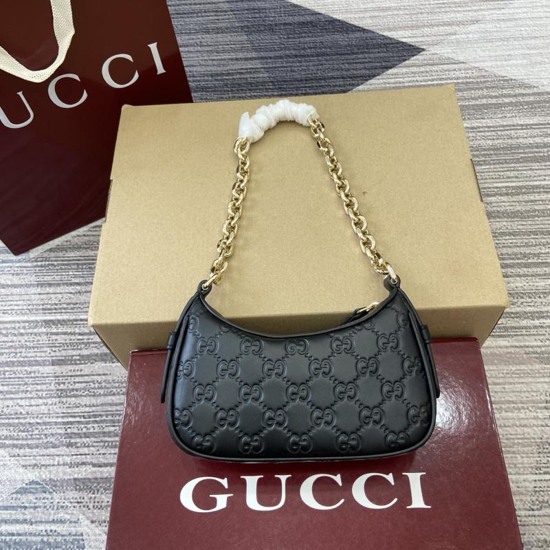 Gucci GG Emblem mini shoulder bag Black 847091