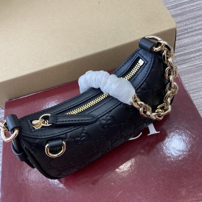 Gucci GG Emblem mini shoulder bag Black 847091