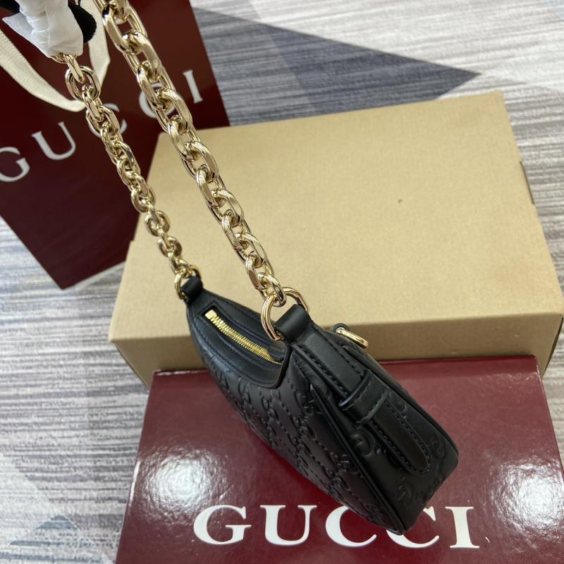 Gucci GG Emblem mini shoulder bag Black 847091