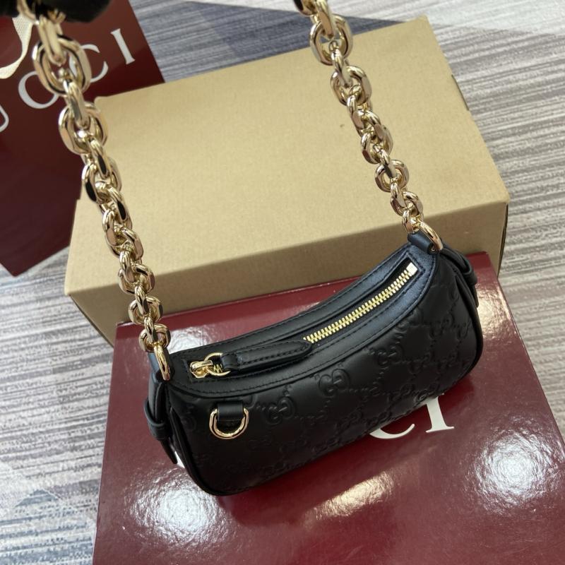 Gucci GG Emblem mini shoulder bag Black 847091