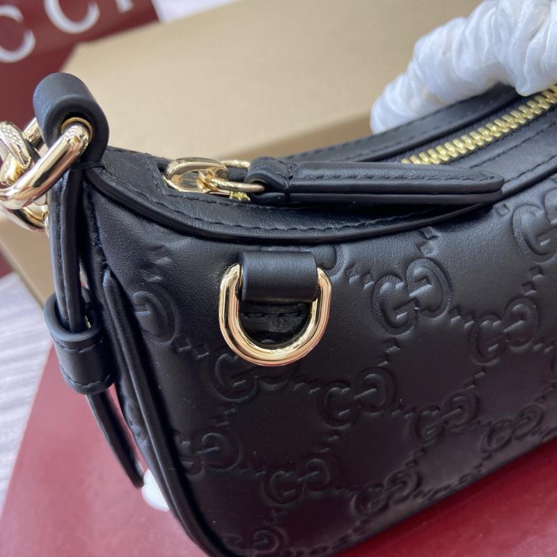 Gucci GG Emblem mini shoulder bag Black 847091