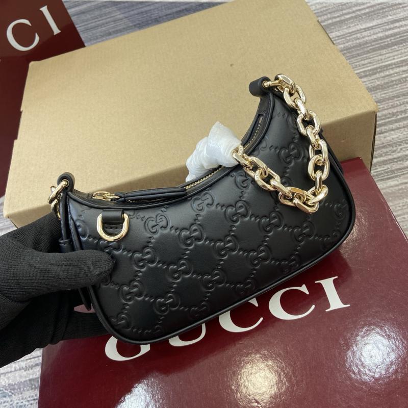 Gucci GG Emblem mini shoulder bag Black 847091