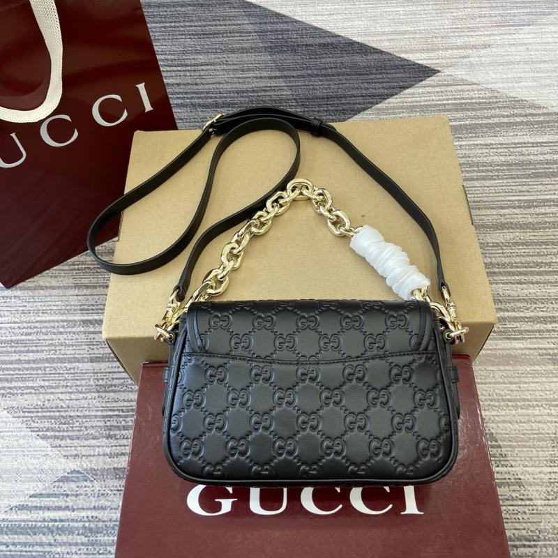 Gucci GG Emblem small shoulder bag Black 847448
