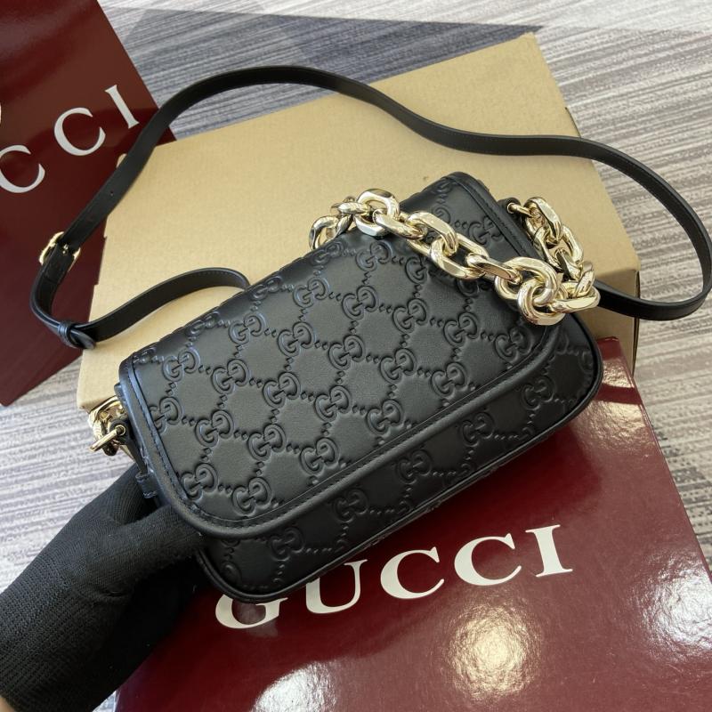 Gucci GG Emblem small shoulder bag Black 847448