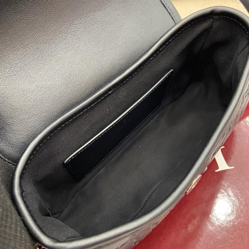 Gucci GG Emblem small shoulder bag Black 847450