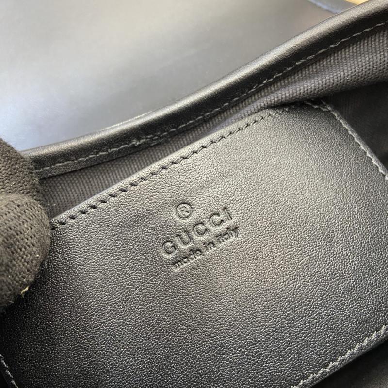 Gucci GG Emblem small shoulder bag Black 847450