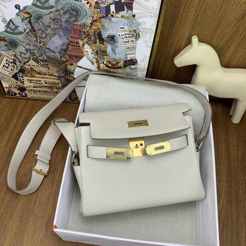 Hermes Kelly Messenger Bag Craie with Gold HM1030