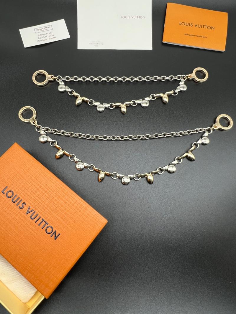 LV Bag Charm B110905