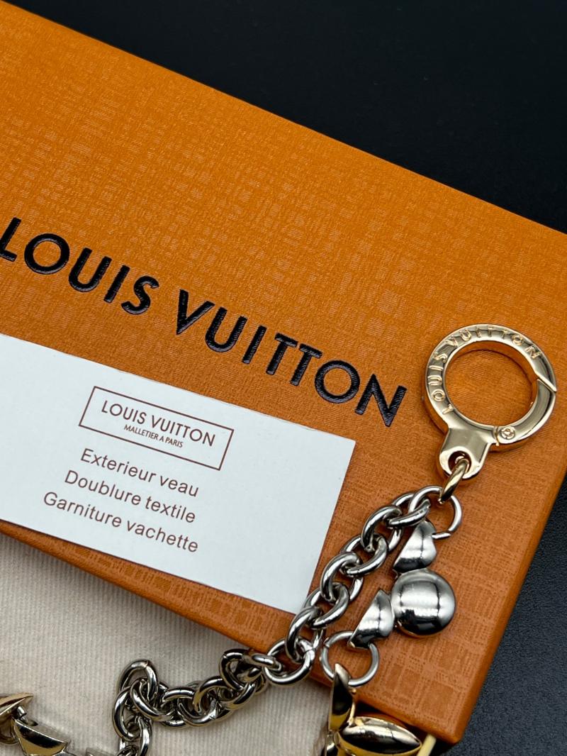 LV Bag Charm B110905
