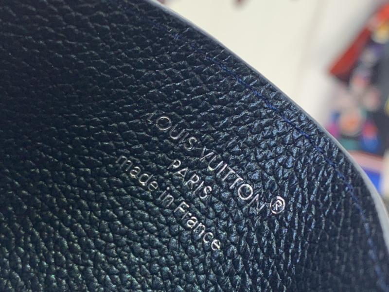 LV Charms Card Holder M26525