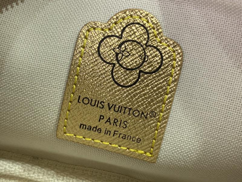 LV Mini Pochette Accessoires M15328