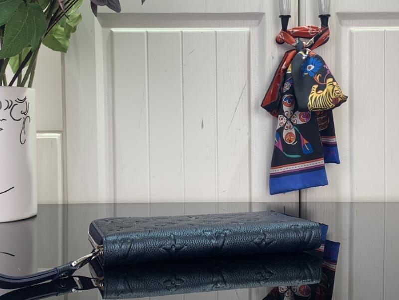 LV Zippy Wallet M26529