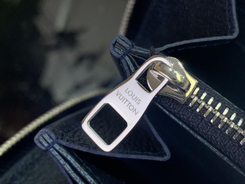 LV Zippy Wallet M26529