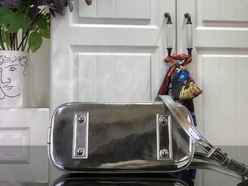 Louis Vuitton Alma BB M26335