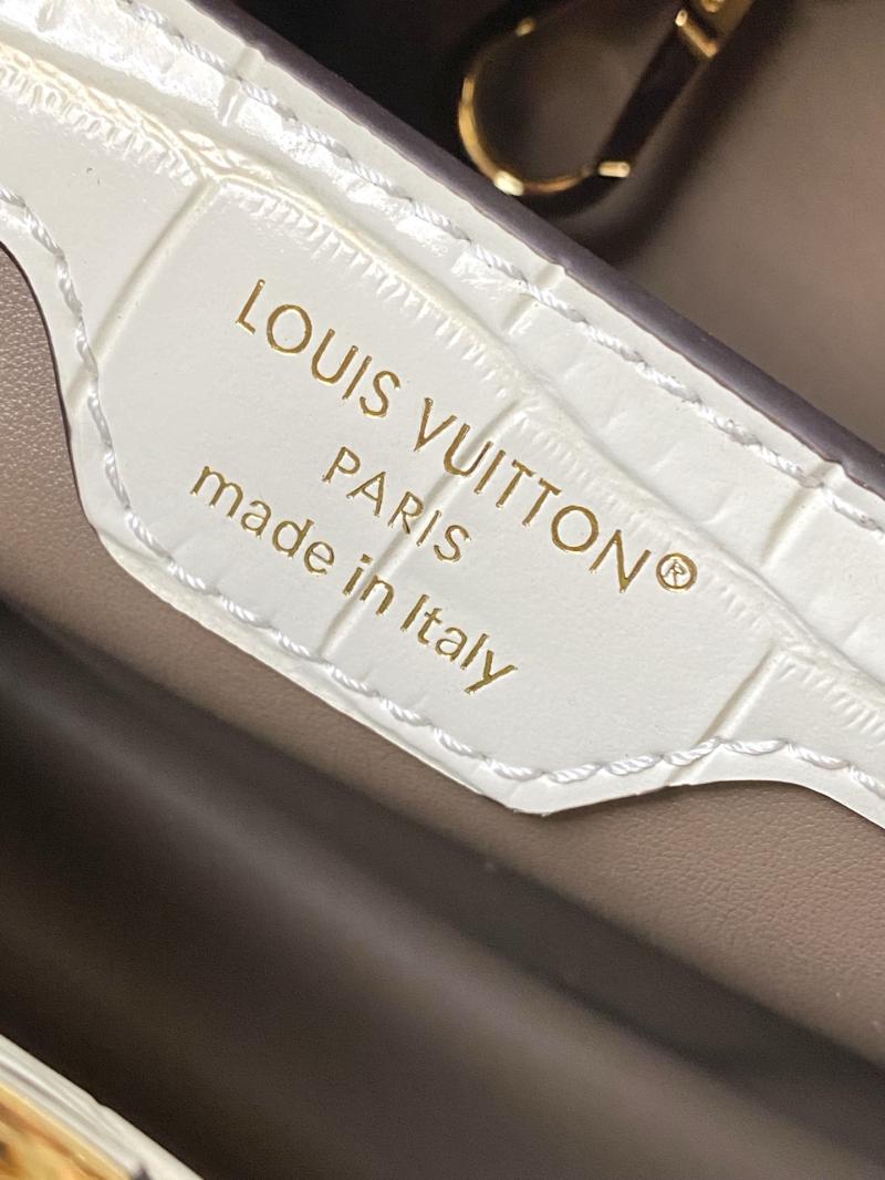 Louis Vuitton Capucines BB N93163