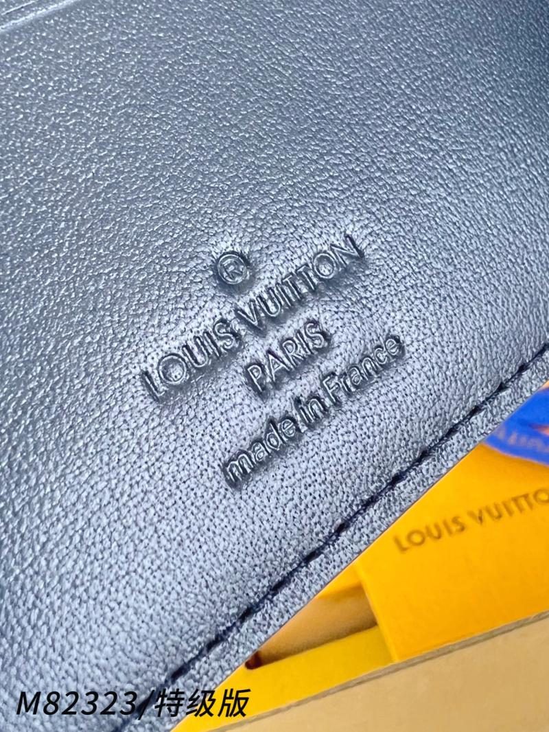 Louis Vuitton Multiple Wallet M82323