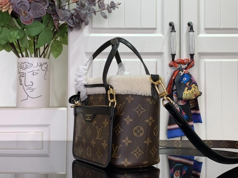Louis Vuitton Neverfull Bandoulière Inside Out BB M26315