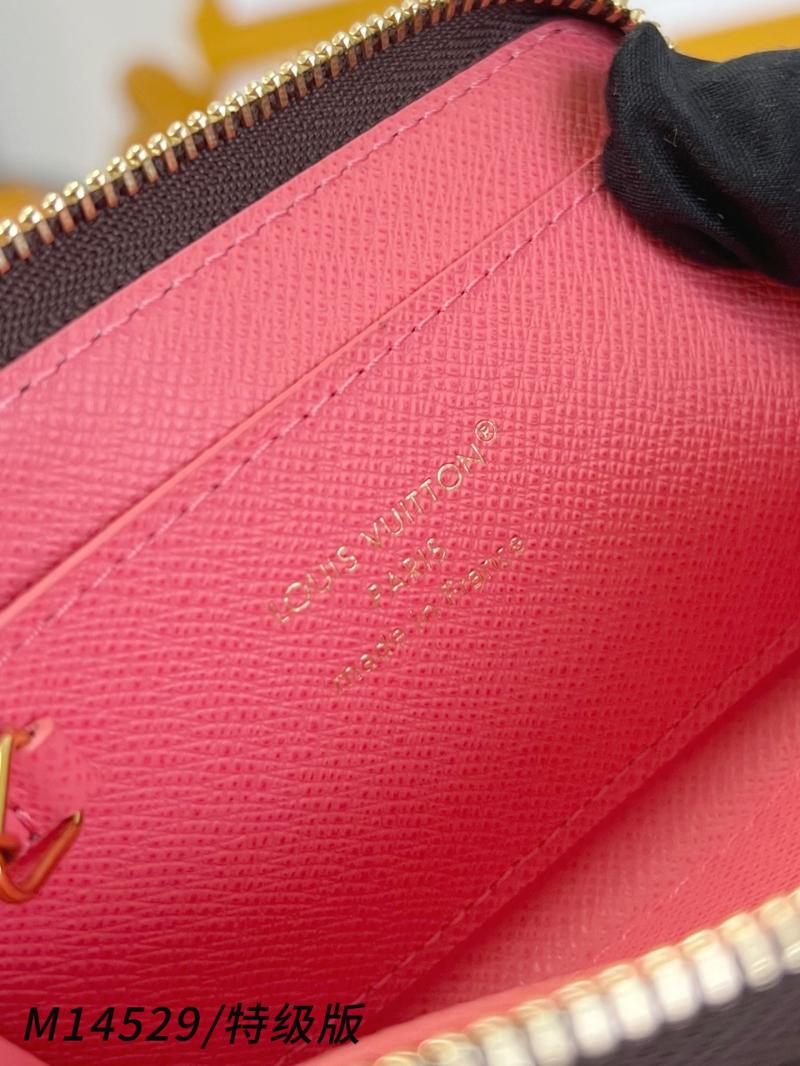 Louis Vuitton Noa Key Holder M14529