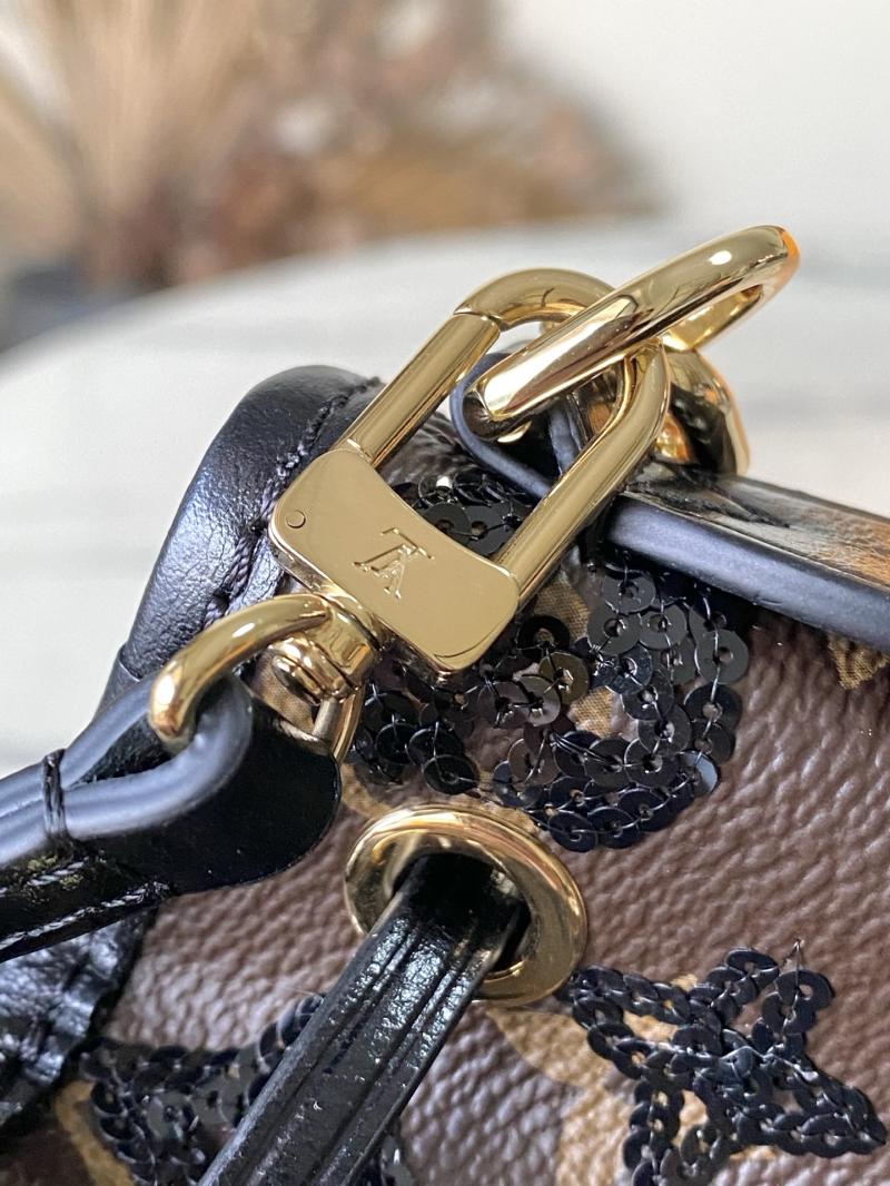 Louis Vuitton Noe BB M26284