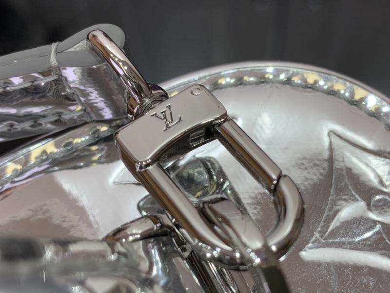 Louis Vuitton Vanity Chain Pouch M26097