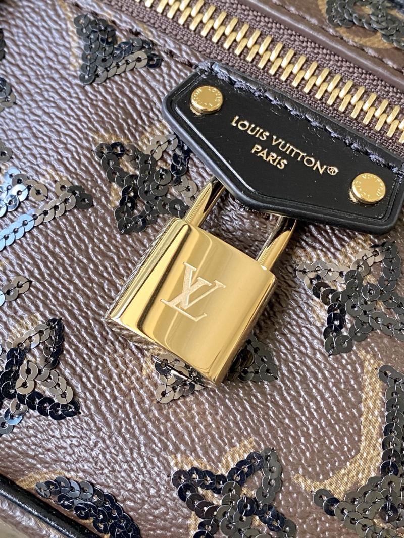Louis Vuitton Vanity Chain Pouch M27049