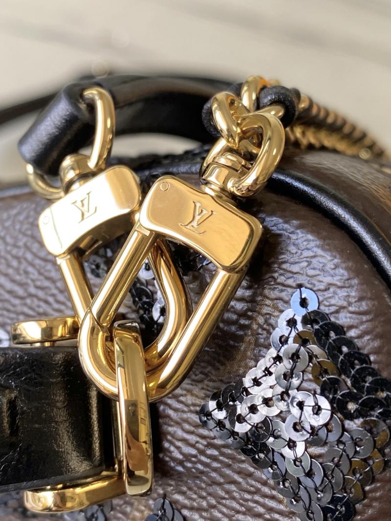 Louis Vuitton Vanity Chain Pouch M27049