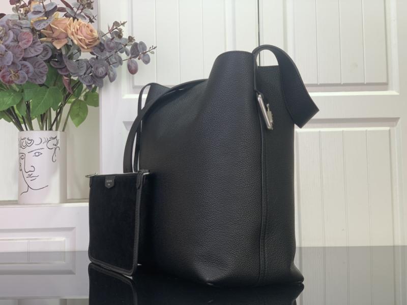 Louis Vuitton Verso Hobo Black M27022