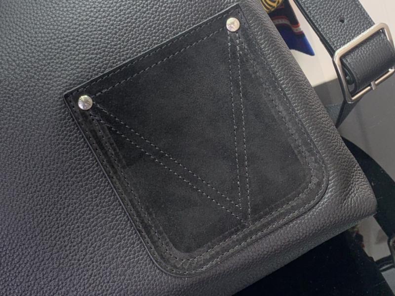 Louis Vuitton Verso Hobo Black M27022