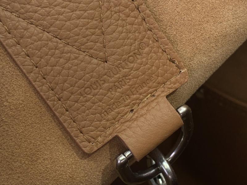 Louis Vuitton Verso Hobo Brown M27022