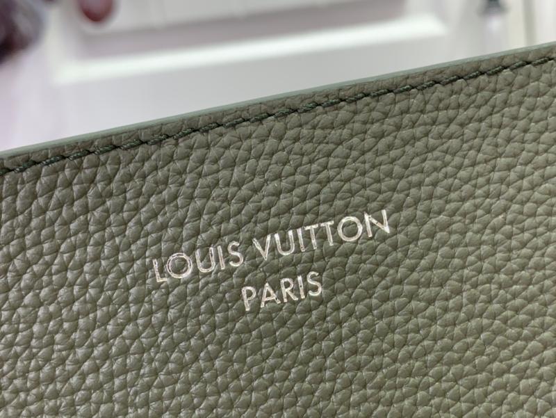 Louis Vuitton Verso Hobo Green M27022