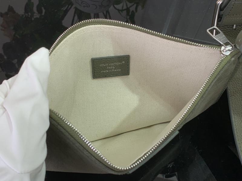 Louis Vuitton Verso Hobo Green M27022