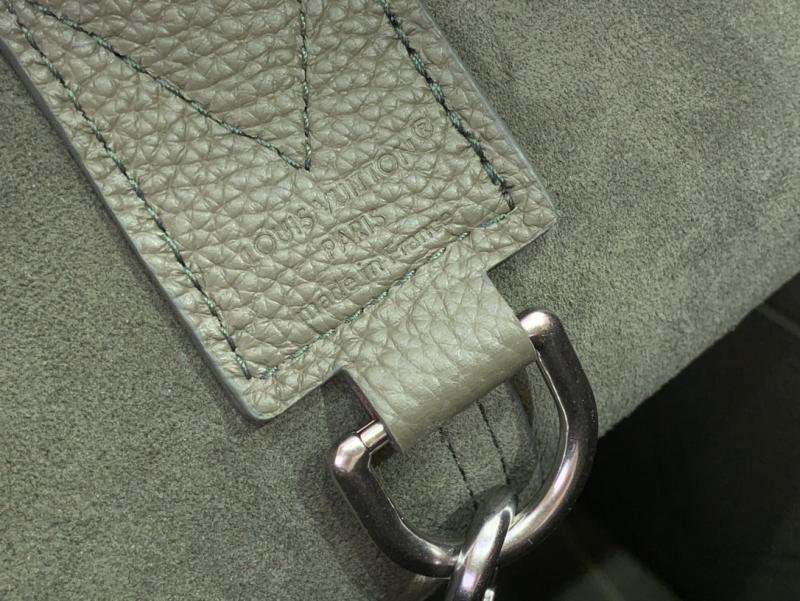 Louis Vuitton Verso Hobo Green M27022