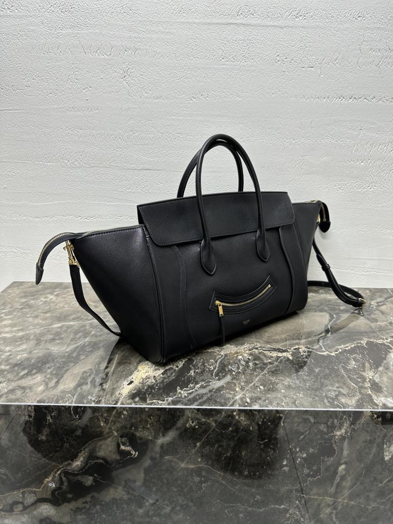 Medium Smiling New Luggage Black 123693