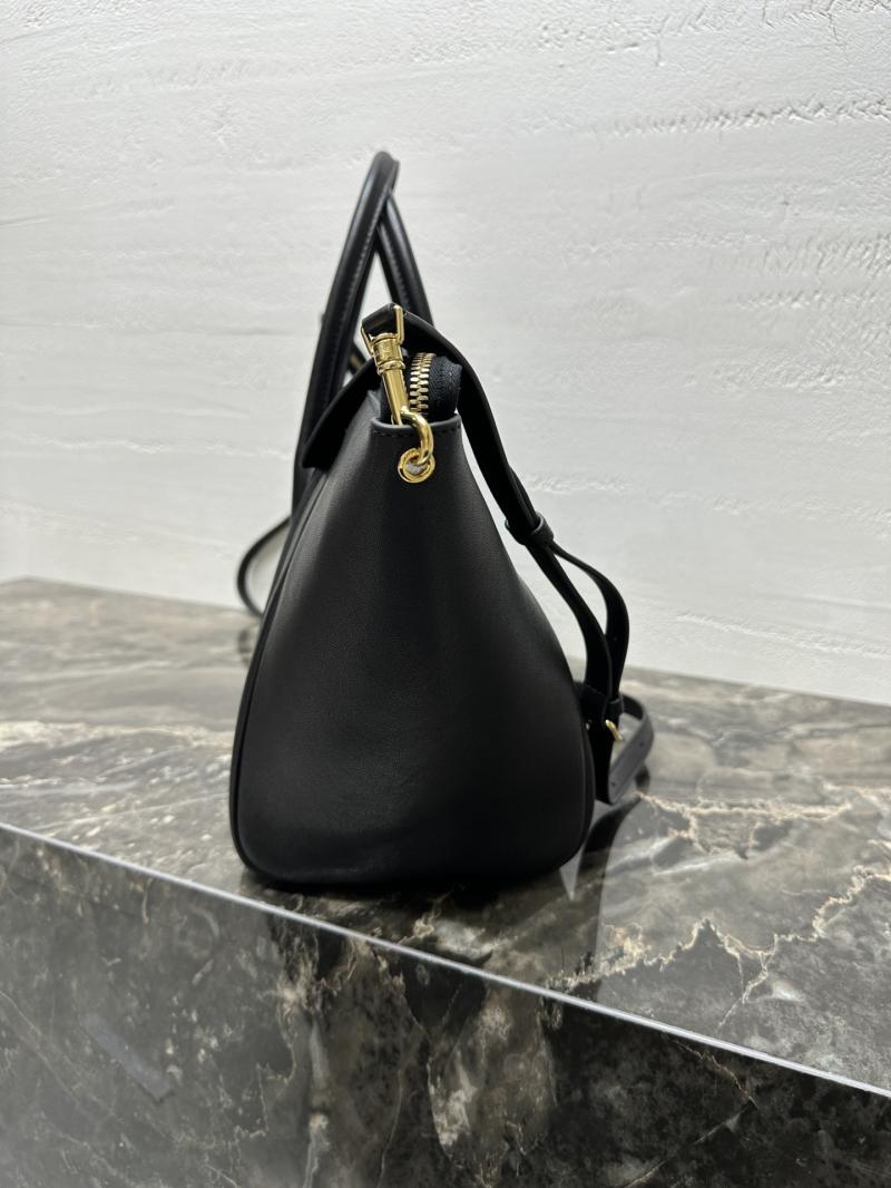 Medium Smiling New Luggage Black 123693