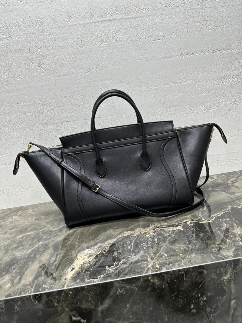 Medium Smiling New Luggage Black 123693