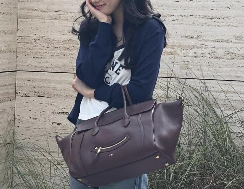 Medium Smiling New Luggage Dark Brown 123693